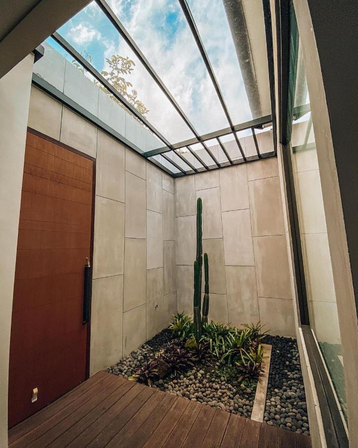 Villa Carmela Batu By Kingspark 8 Buitenkant foto