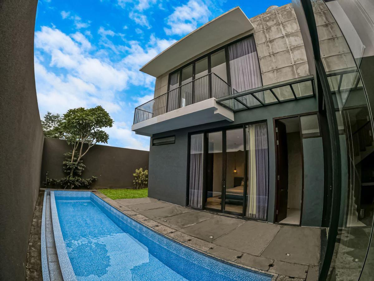 Villa Carmela Batu By Kingspark 8 Buitenkant foto